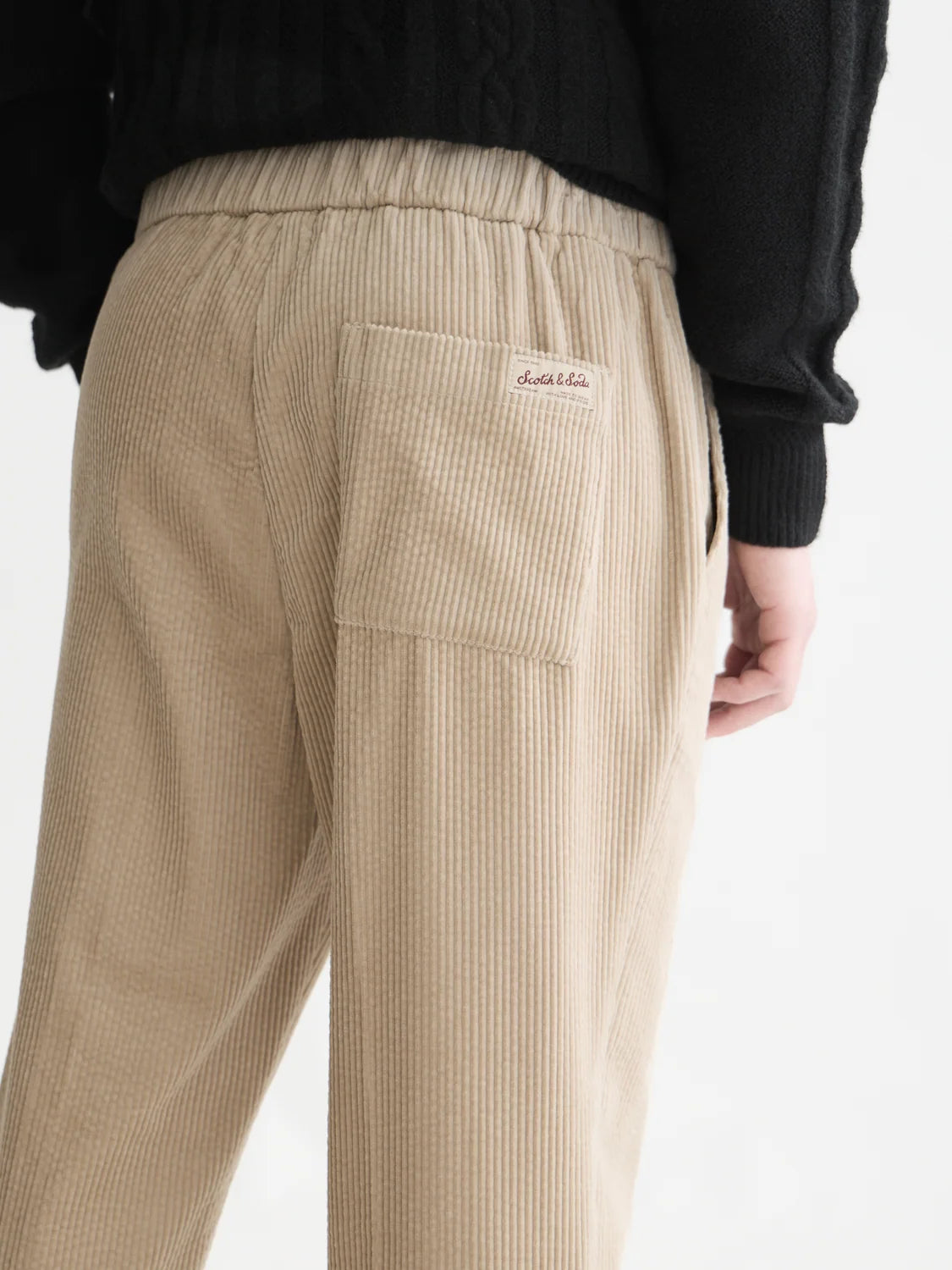 SCOTCH&SODA Calça jogger folgada e afunilada de veludo cotelê