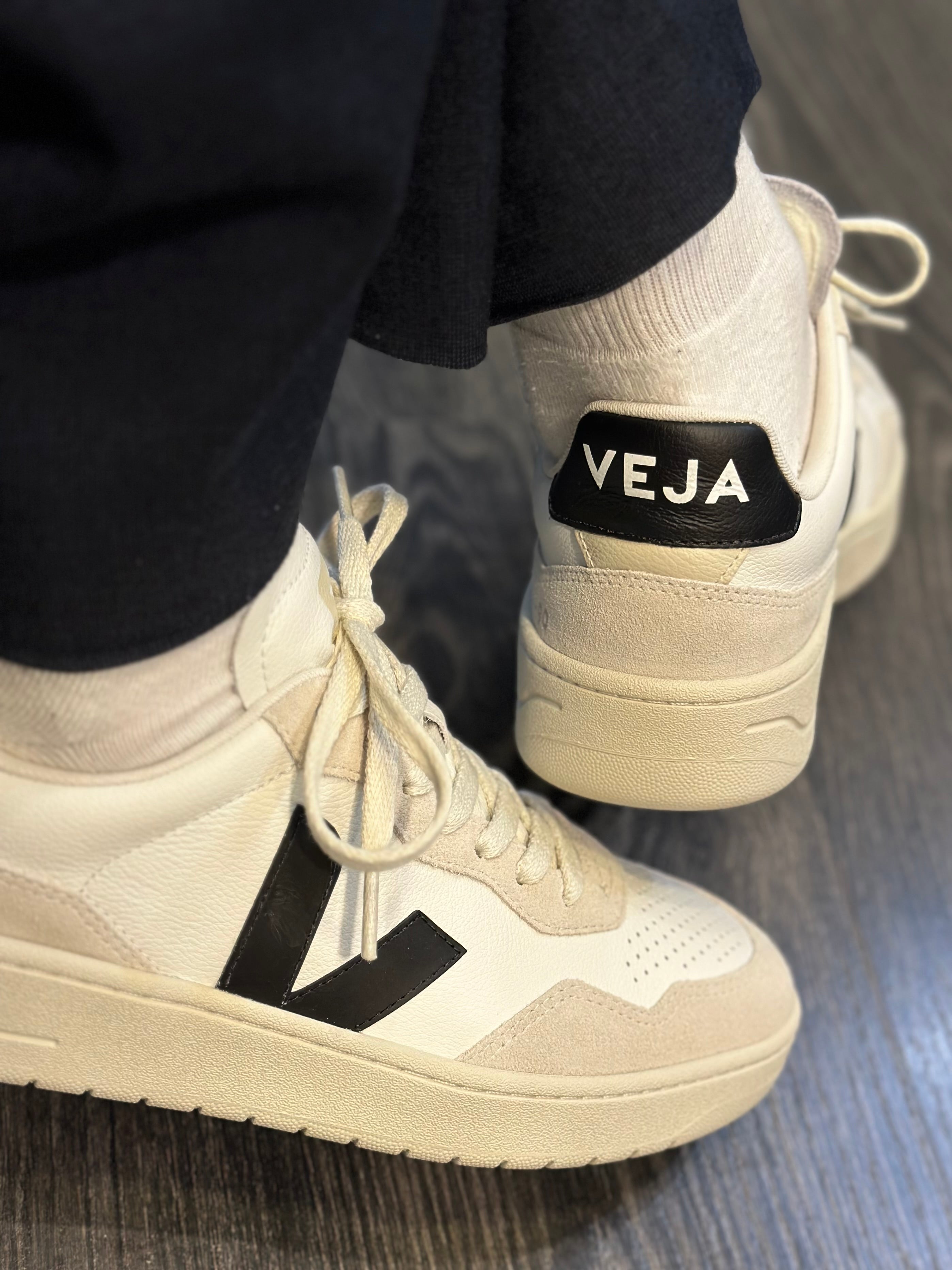 VEJA Sapatilhas V-90 couro braco preto