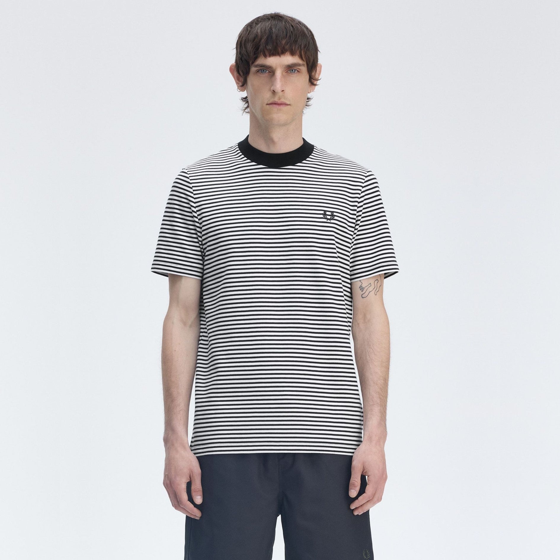 FRED PERRY T-shirt pesada com riscas finas - CARISMAstore