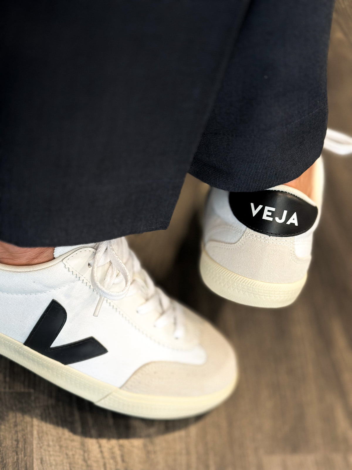 VEJA Sapatilhas volley canvas white black