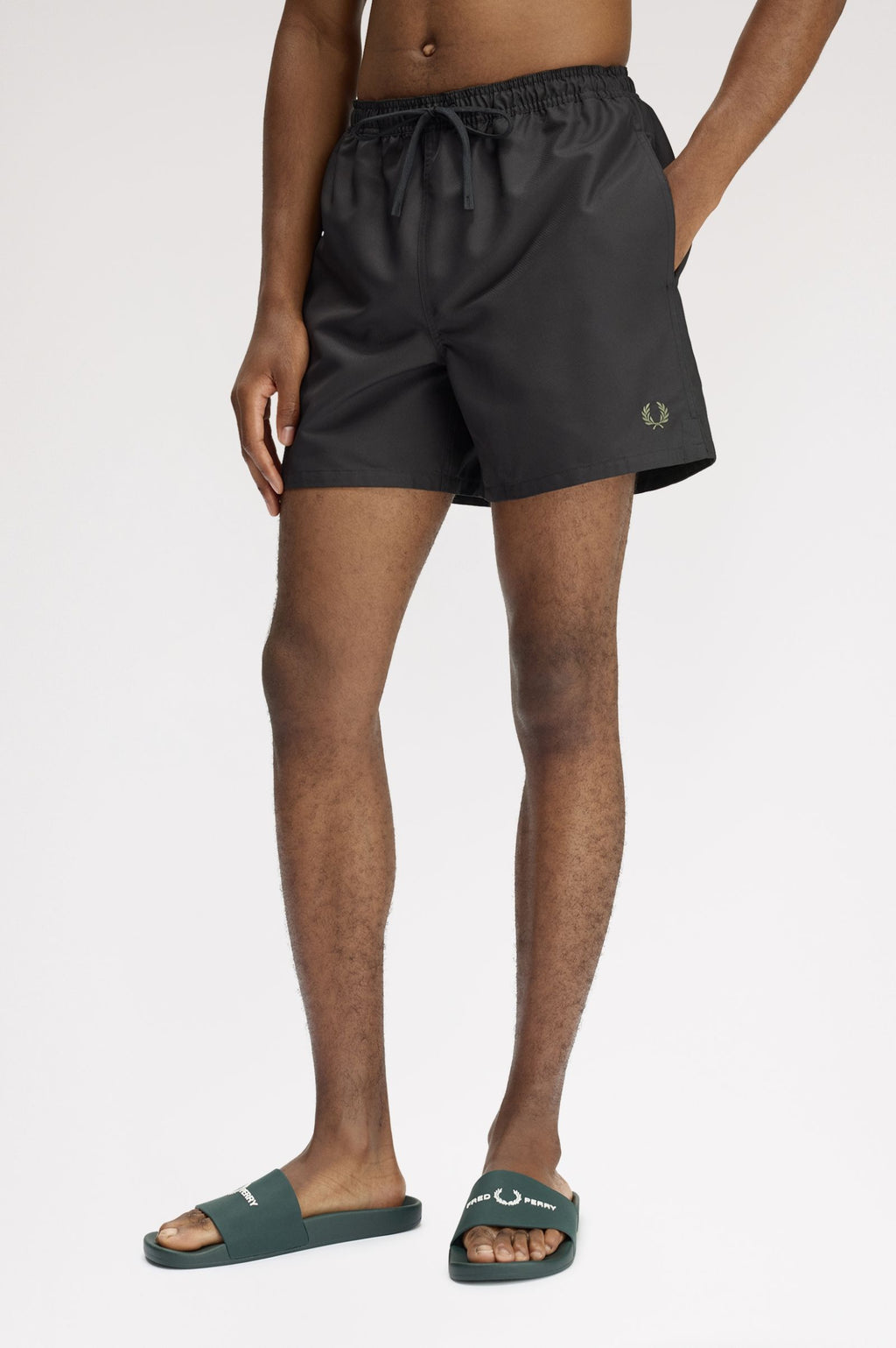 FRED PERRY Chinelos abertos com o símbolo da marca
