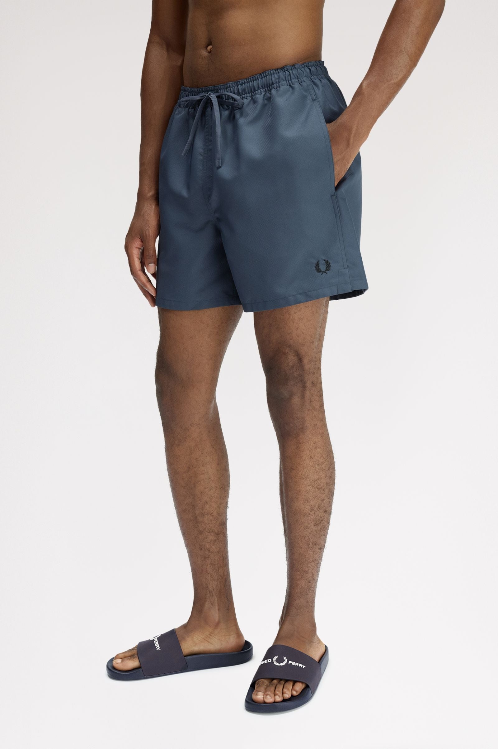 FRED PERRY Chinelos abertos com o símbolo da marca