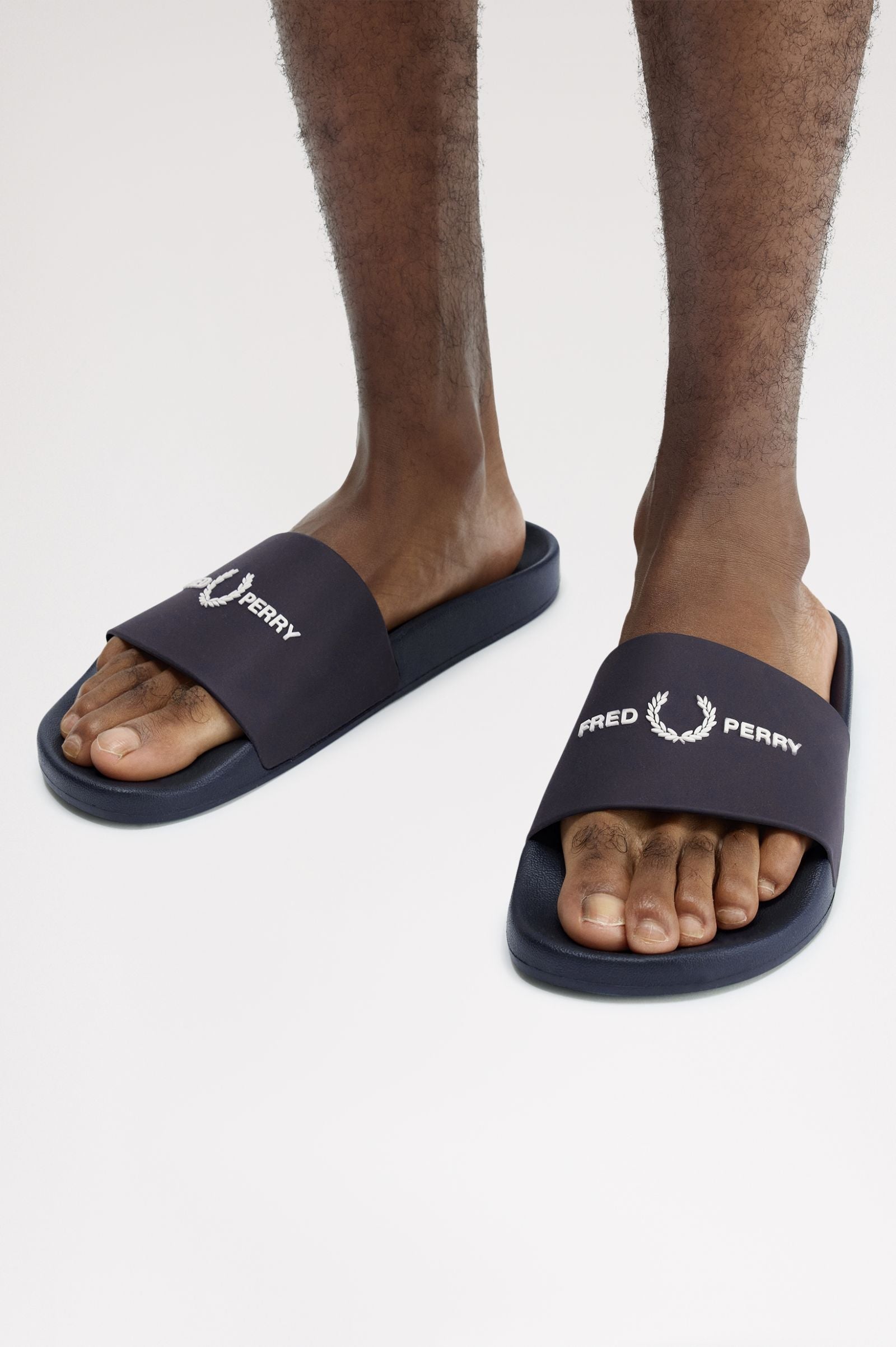 FRED PERRY Chinelos abertos com o símbolo da marca