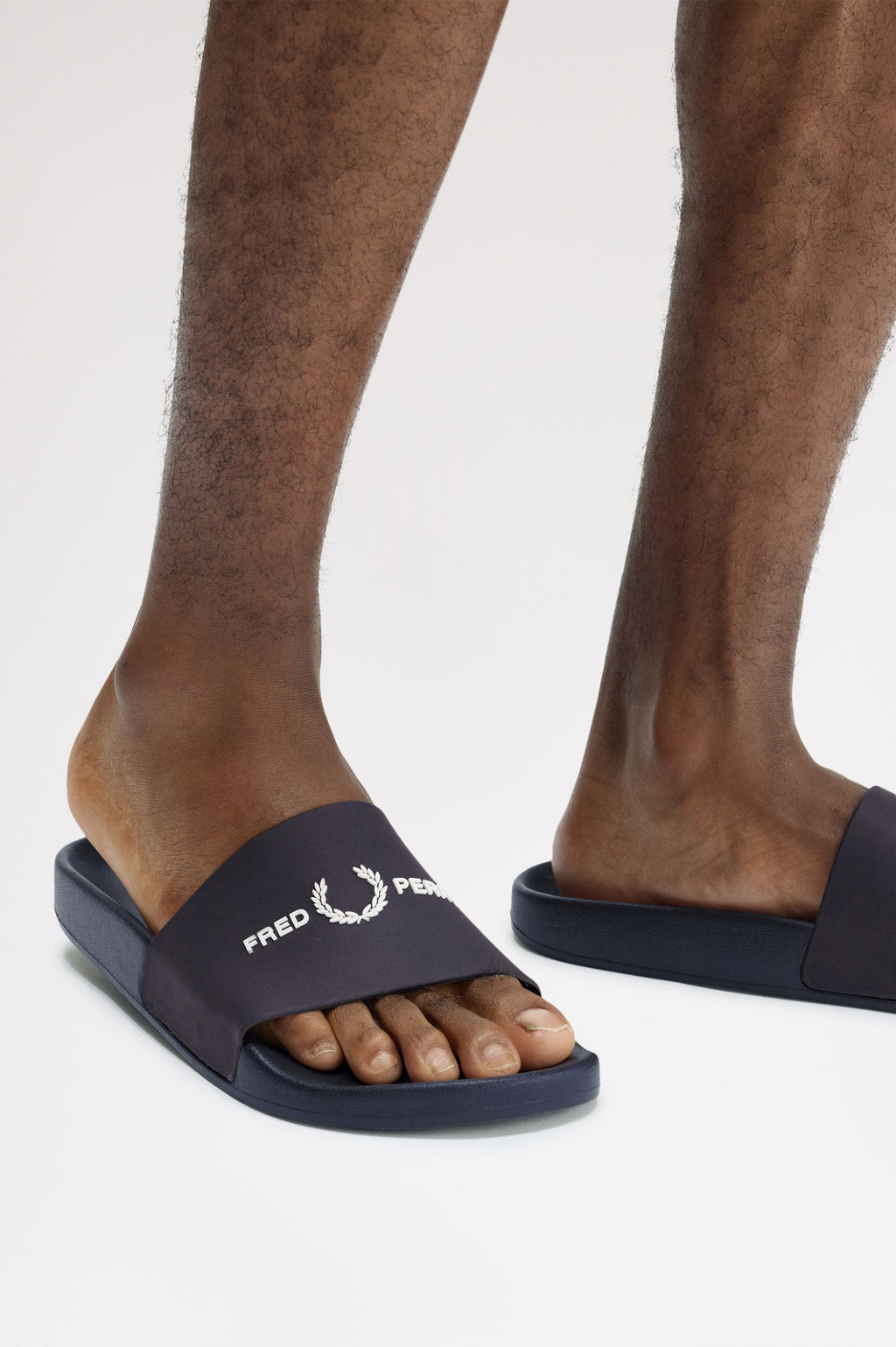 FRED PERRY Chinelos abertos com o símbolo da marca