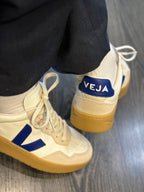 VEJA V-90 natural almond pure leather trainers