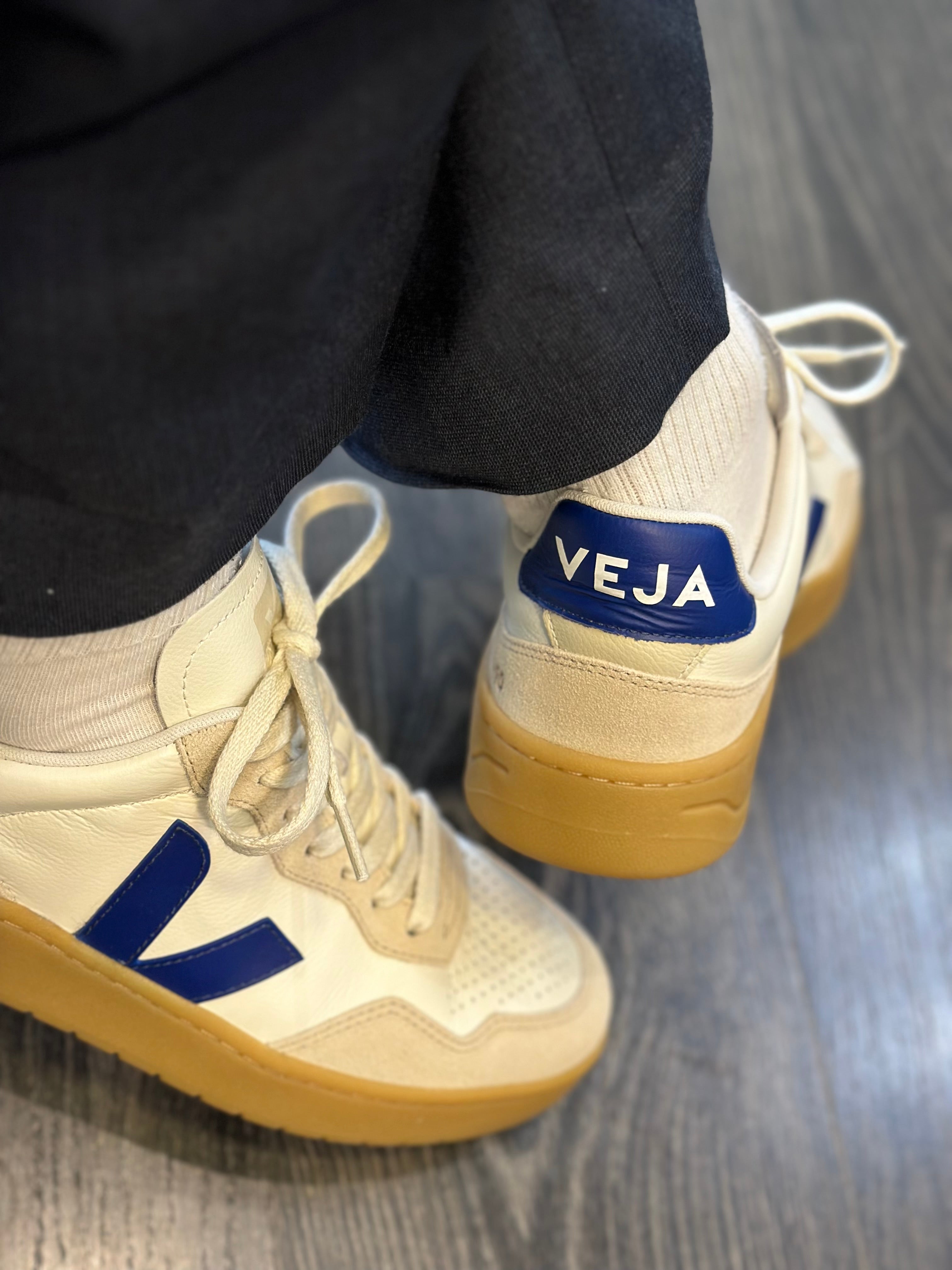 VEJA Sapatilhas V-90 couro puro amendoa natural