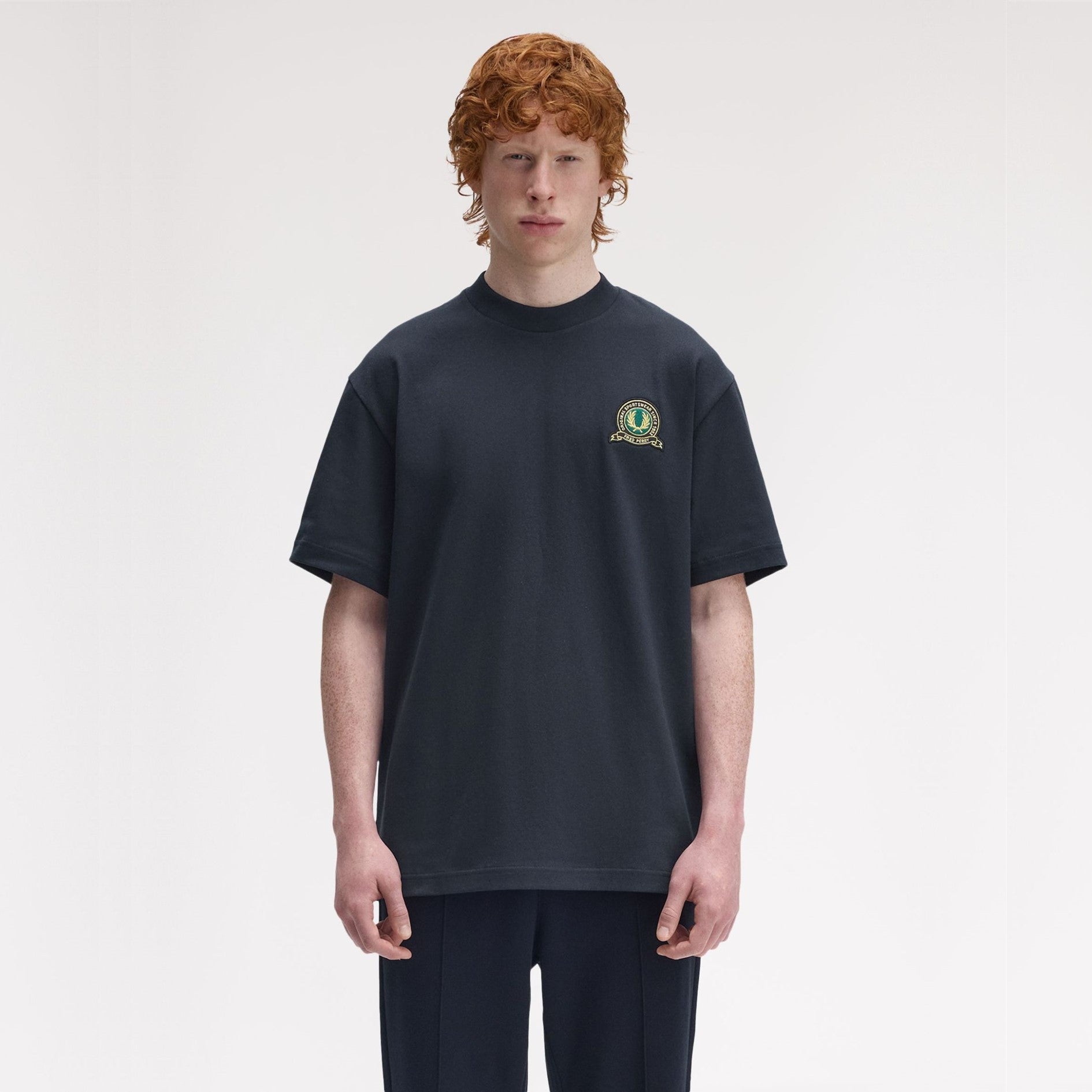 FRED PERRY T-shirt com emblema de ténis - CARISMAstore