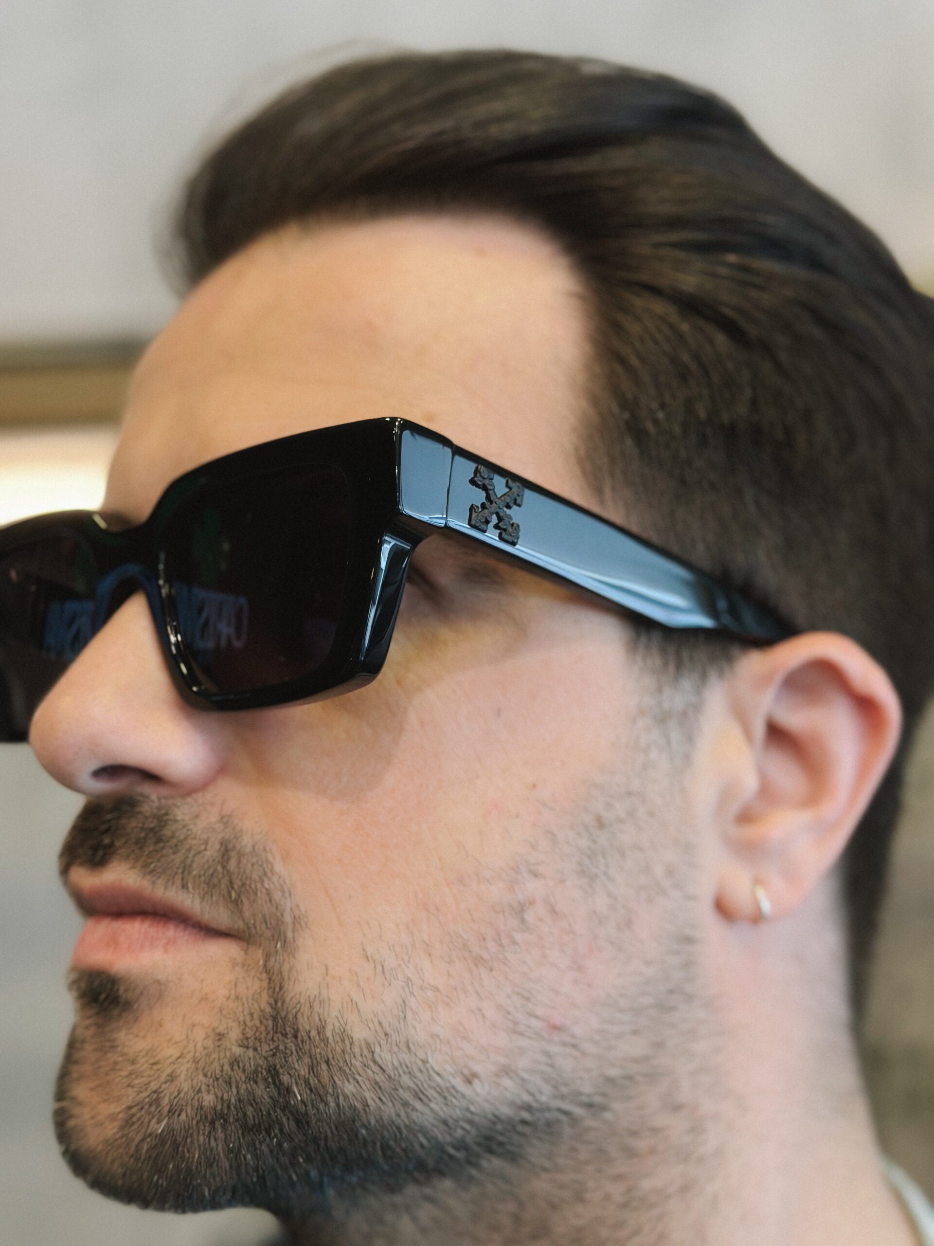 OFF WHITE Virgil - CARISMAstore