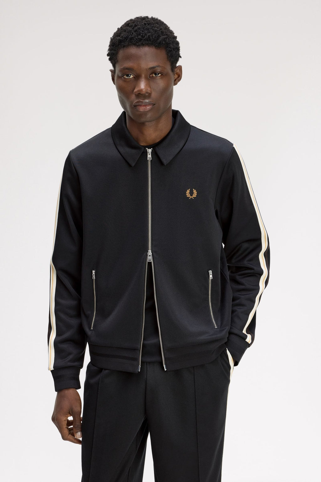 FRED PERRY  com fita adesiva nas pontas