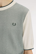 FRED PERRY T-shirt em malha com losangos tónica