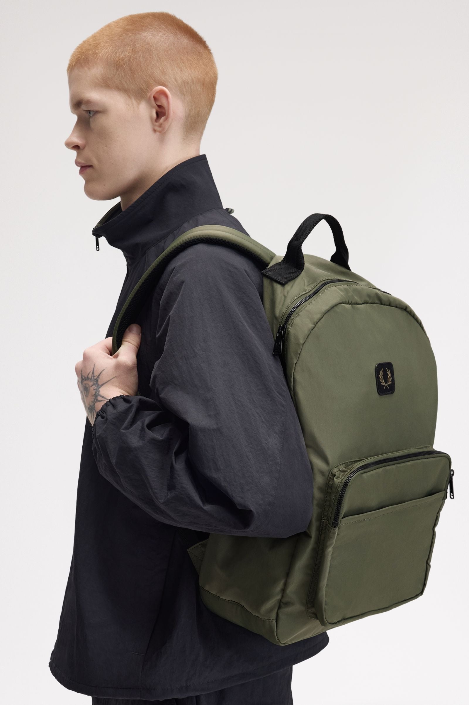 FRED PERRY Mochila em nylon enrugado