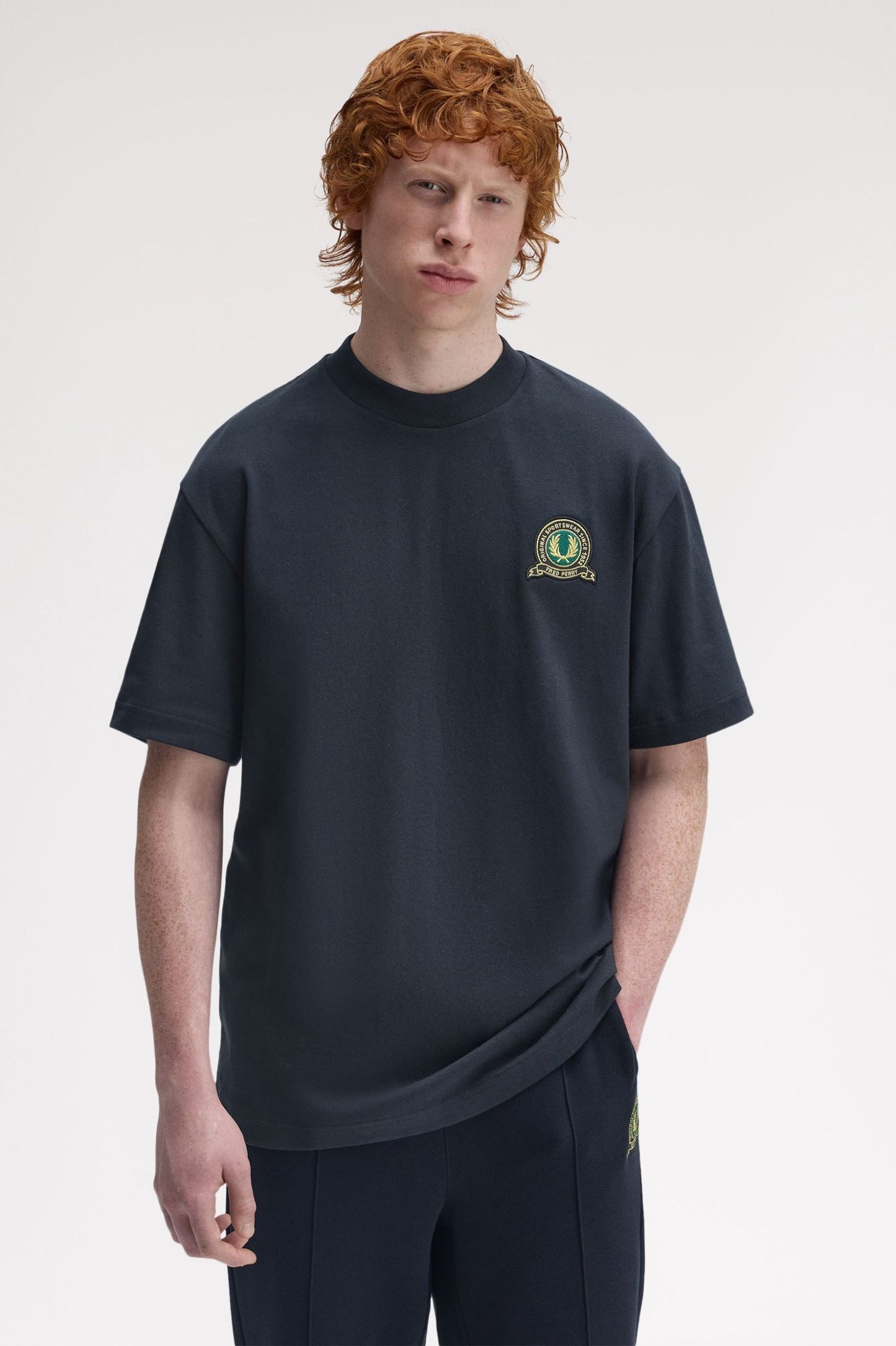 FRED PERRY T-shirt com emblema de ténis - CARISMAstore