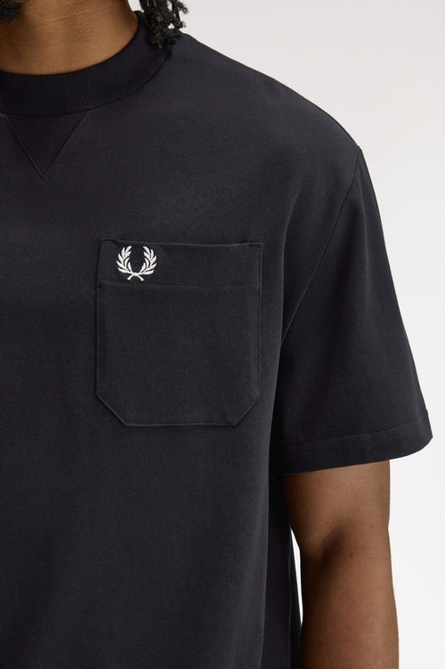 FRED PERRY T-shirt com detalhe no bolso