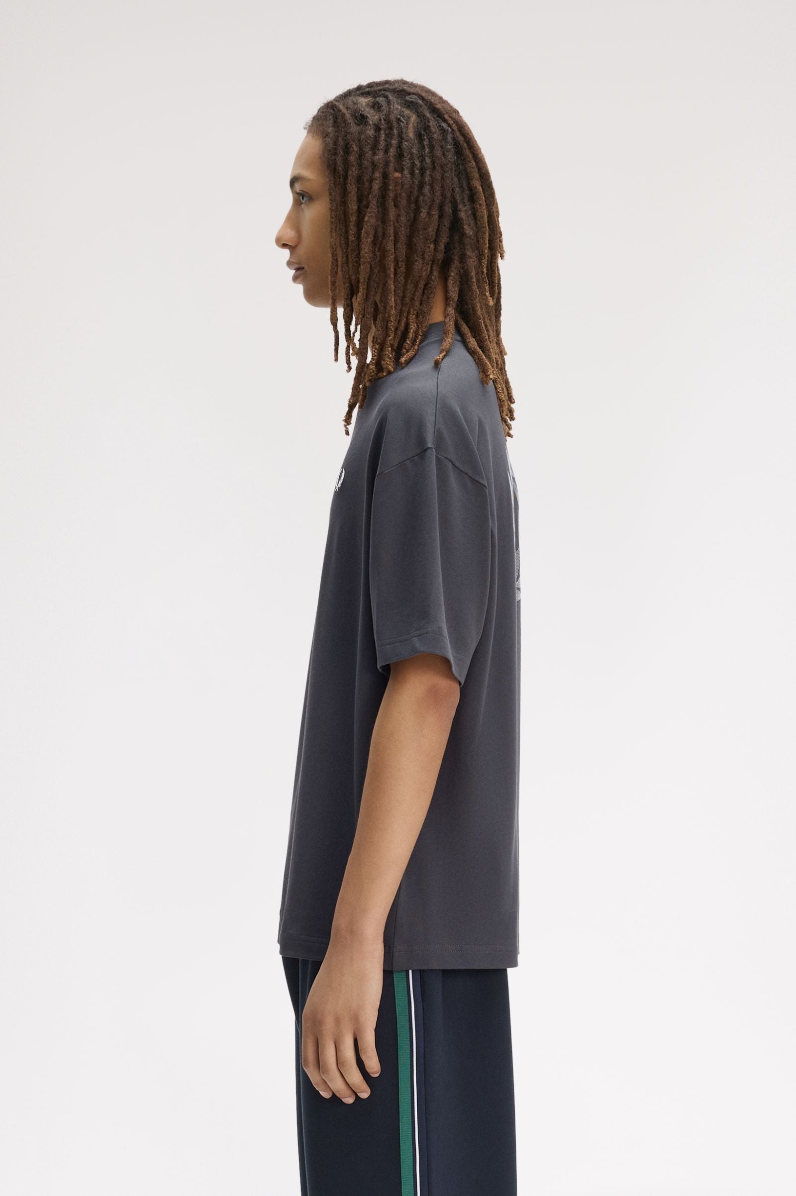 FRED PERRY T-shirt com estampado laurel wreath nas costas