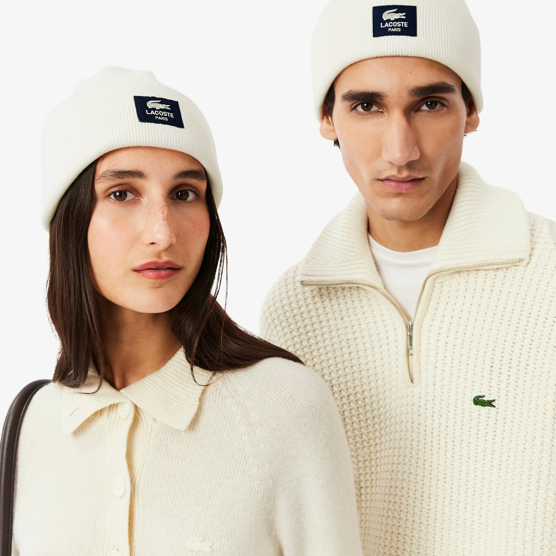 LACOSTE Gorro de algodão canelado com emblema - CARISMAstore