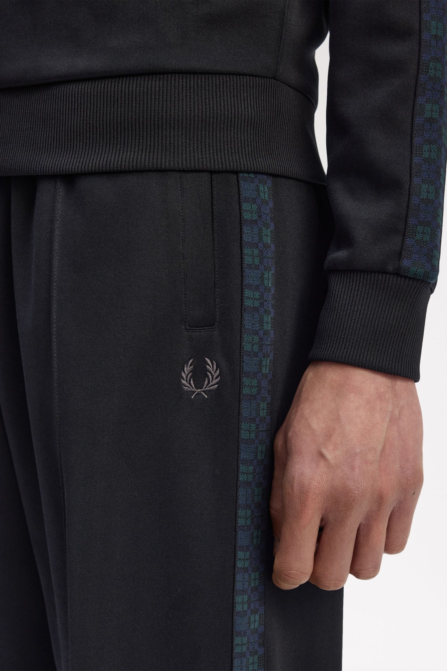 FRED PERRY Calças de fato de treino com fita em padrão tartan