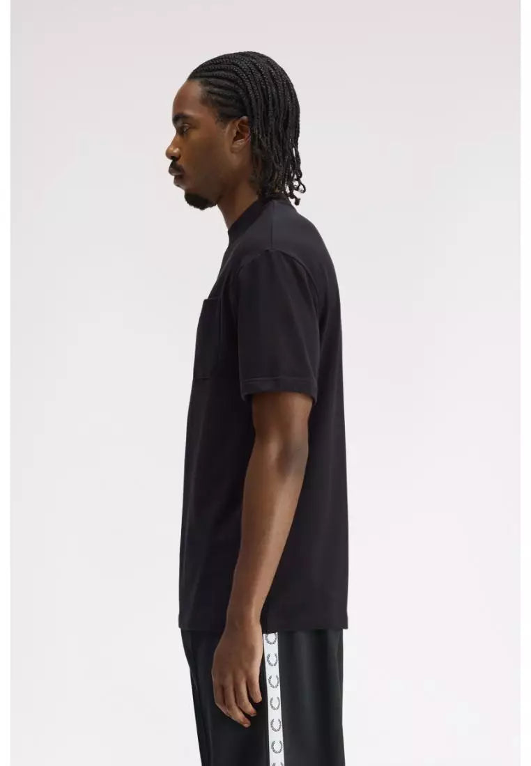FRED PERRY T-shirt com detalhe no bolso