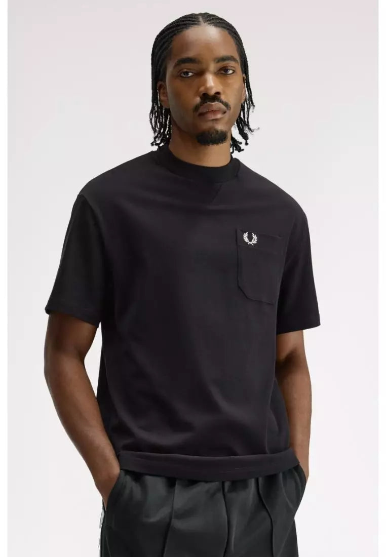 FRED PERRY T-shirt com detalhe no bolso